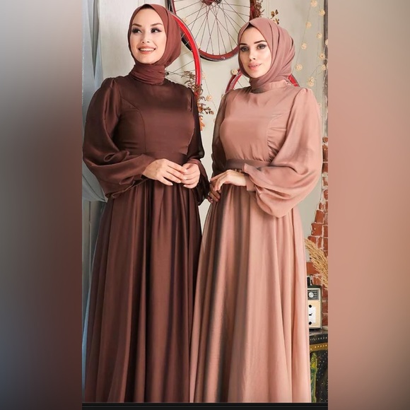 NWT HP 💜🎉 URBAN MODESTY Inaya Pink Satin Belted Maxi Gown Wedding Prom XL $166 - Picture 3 of 4